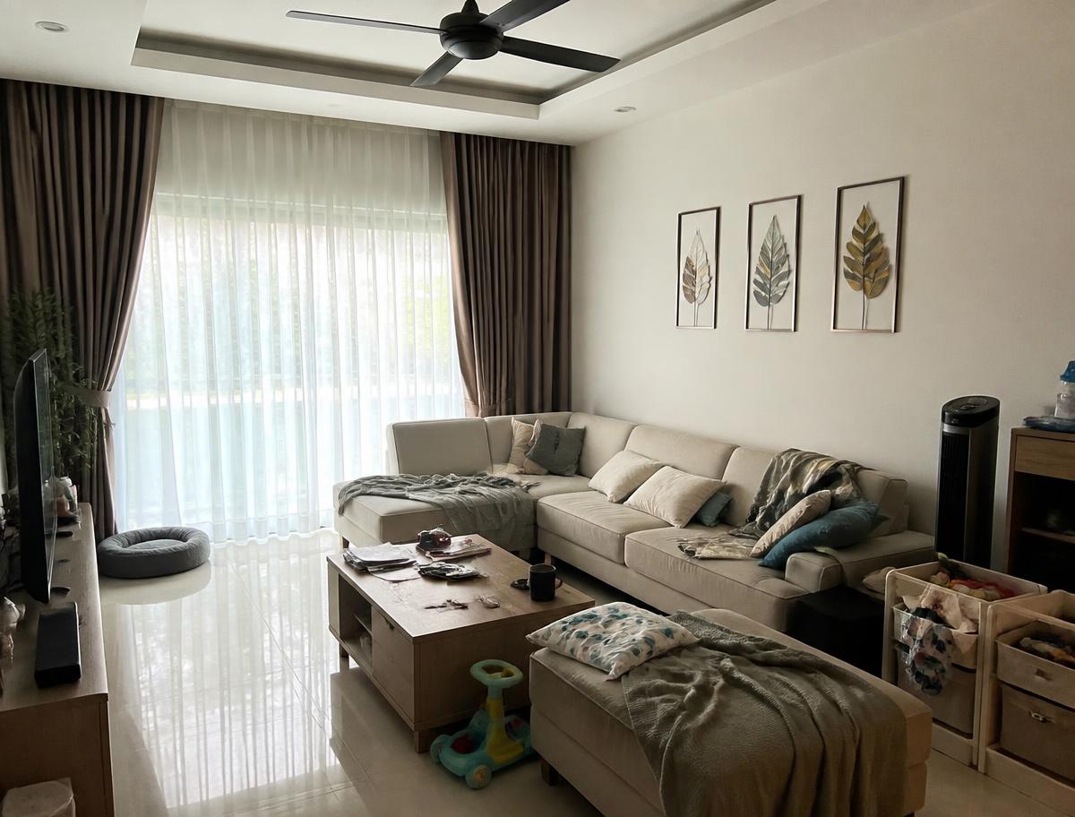 Living Room before cleaning